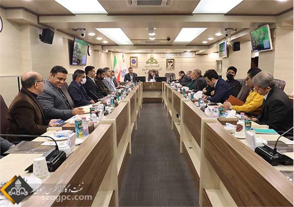 اولین جلسه شورای هماهنگی حقوقی و قراردادی شرکت های تابعه صنعت نفت در استان فارس 7