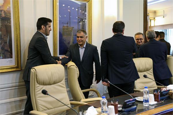 نخستین نشست پاک‌نژاد با شورای معاونان وزارت نفت 8