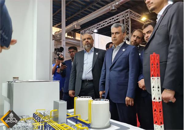 بازدید مدیرعامل نفت مناطق مرکزی ایران از غرفه های سازندگان تجهیزات در نمایشگاه نفت 5