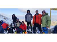 صعود مشترک کوهنوردان نفت مناطق مرکزی ایران و شرکت های تابعه به قله دالاخانی 11