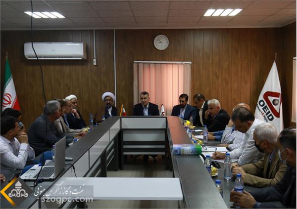 بازدید مدیرعامل شرکت نفت مناطق مرکزی ایران و هیات همراه از میدان نفتی خشت 27