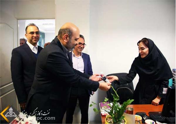 تقدیر از همکاران اداره آموزش شرکت نفت مناطق مرکزی ایران 11