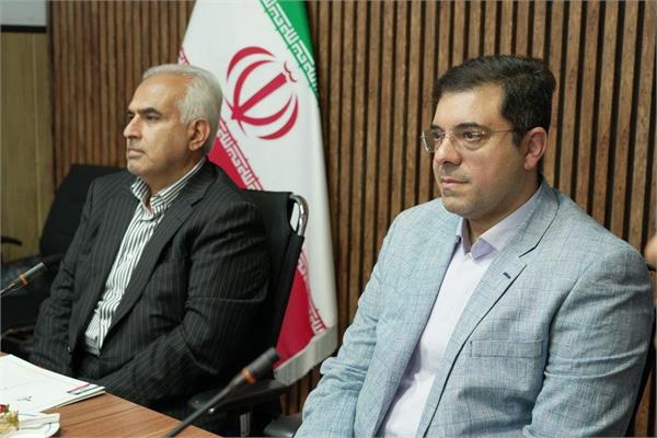 آیین معارفه و تکریم سرپرست جدید بهداشت ، ایمنی و محیط زیست نفت مناطق مرکزی ایران برگزار شد 22