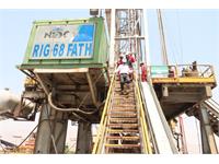 بازدید مدیر عامل شرکت نفت مناطق مرکزی ایران ومدیر نظارت بر تولید نفت و گاز و نمایندگان مدیریت برنامه ریزی تلفیقی شرکت ملی نفت