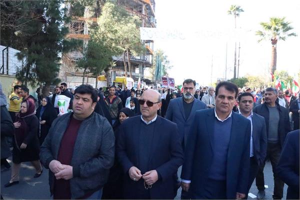 حضور کارکنان شرکت بهره‌برداری نفت و گاز زاگرس جنوبی در راهپیمایی ۲۲ بهمن 1403 12