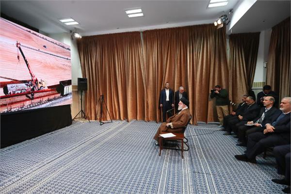 بازدید رهبر انقلاب از نمایشگاه توانمندی‌های تولید ایرانی/ تشریح دستاوردهای صنعت نفت 11