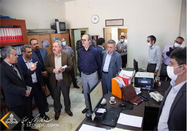 بازدید مدیرعامل و جمعی از مدیران ستادی از انبارهای کالا و تجهیزات نفت مرکزی 17