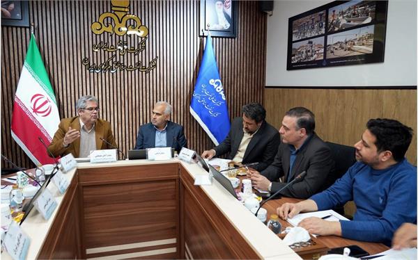 نشست آخرین وضعیت طرحهای اولویت دار شرکت نفت مناطق مرکزی 4