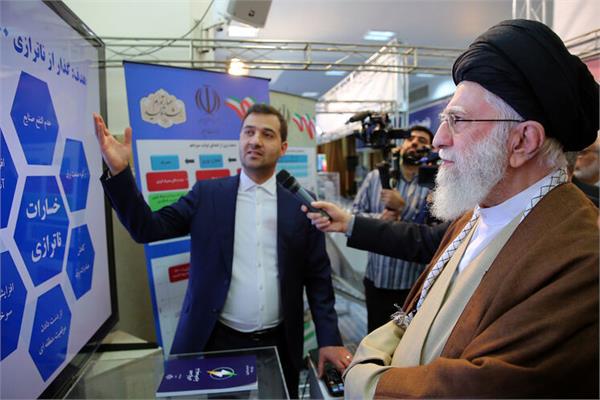 بازدید رهبر انقلاب از نمایشگاه توانمندی‌های تولید ایرانی/ تشریح دستاوردهای صنعت نفت 9