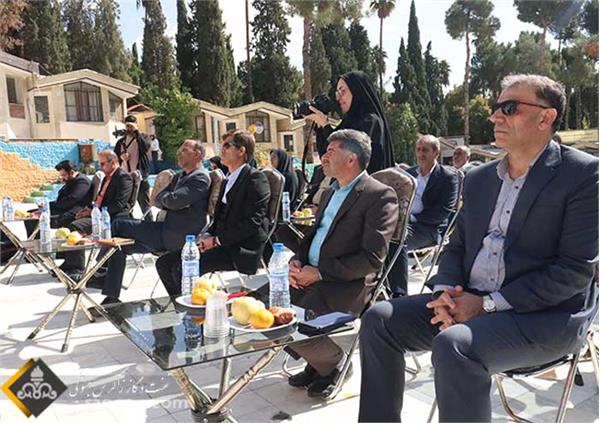 اهدایی ۴ هزار و ۲۳۲ بسته نوشت افزار شرکت ملی نفت به کمیته امداد امام خمینی(ره) فارس 5