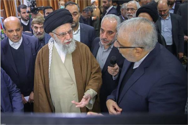 بازدید رهبر انقلاب از نمایشگاه توانمندی‌های تولید ایرانی/ تشریح دستاوردهای صنعت نفت 12