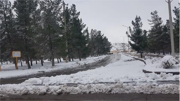 امدادرسانی به هموطنان در مسیرهای درگیر در برف توسط ترابری نفت و گاز شرق 5