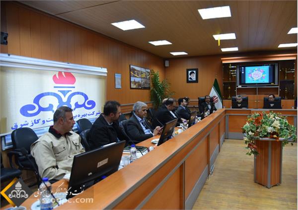 بازدید مدیرعامل شرکت نفت مناطق مرکزی ایران از میدان گازی توس+تصویر 11