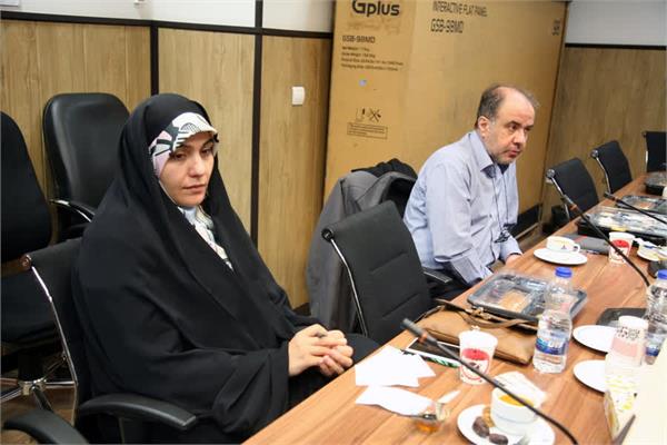 جلسه بررسی و ارائه راهکارهای حل مسائل مدیریت مالی شرکت نفت مناطق مرکزی ایران 5