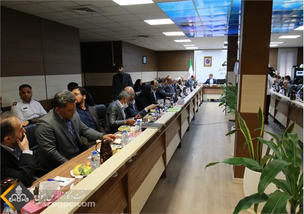 تقدیر عضو کمیسیون انرژی مجلس شورای اسلامی از نفت مناطق مرکزی ایران 6