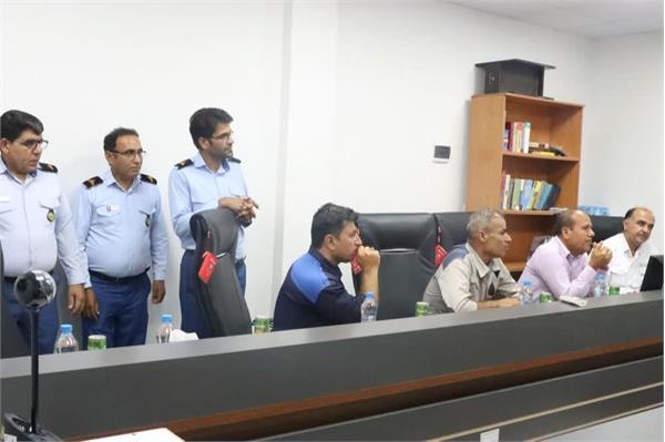 میز خدمت مدیریت منابع انسانی در منطقه عملیاتی نار و کنگان 4