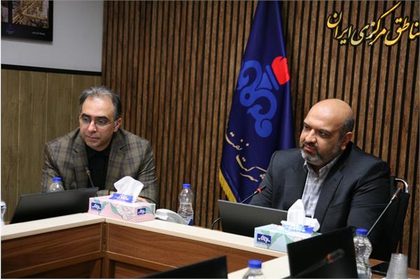 تقدیر از برگزیدگان مسابقات ورزشی بانوان بالای ۲۶ سال شرکت نفت مناطق مرکزی ایران 16