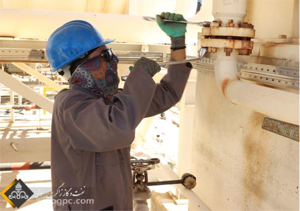 تداوم تعمیرات اساسی و ایمن سازی مراکز تفکیک در منطقه عملیاتی نار و کنگان 7