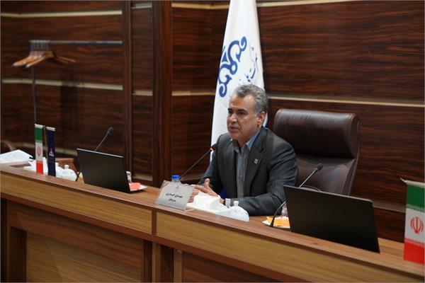 نخستین نشست مدیر عامل با مسئولین میان رده مدیریت های این شرکت نفت مناطق مرکزی ایران 23