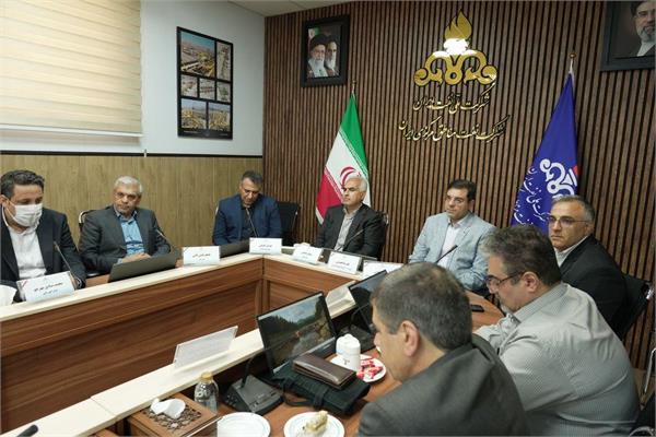 آیین معارفه و تکریم سرپرست جدید بهداشت ، ایمنی و محیط زیست نفت مناطق مرکزی ایران برگزار شد 23