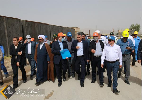 بازدید مدیرعامل شرکت نفت مناطق مرکزی ایران و هیات همراه از میدان نفتی خشت 34