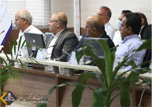 نشست صمیمی سرپرست شرکت زاگرس جنوبی با مدیران  و رؤسای ستادی و عملیاتی در سال جدید 9