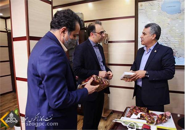 گرامیداشت روز کتاب و کتابخوانی در شرکت نفت مناطق مرکزی ایران 2