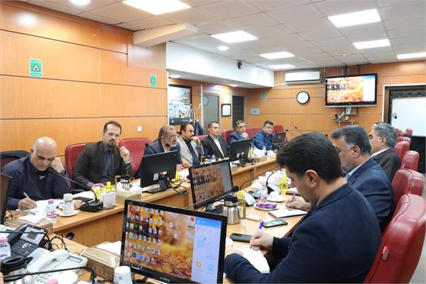 جلسه ای با حضور مدیر عامل و روسای خدمات پشتیبانی مناطق عملیاتی 8