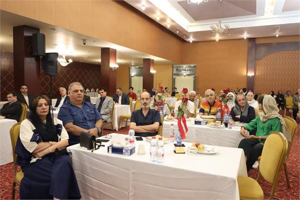 مراسم تجلیل از بازنشستگان با حضور کارکنان و همسران 28
