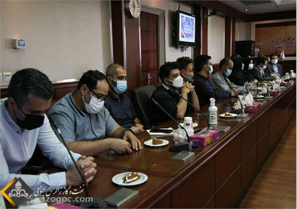 دیدار صمیمی مدیرعامل نفت مرکزی با کارکنان اداره فناوری اطلاعات و ارتباطات و مخابرات 12