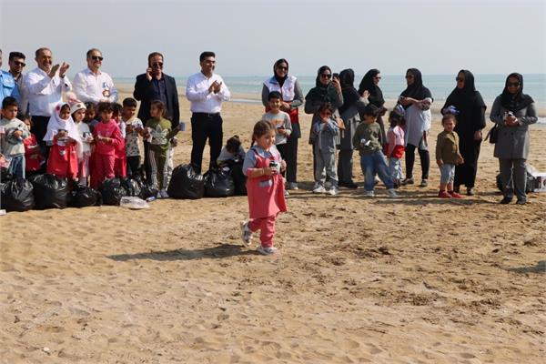 پاکسازی ساحل بندر دیر به مناسبت روز جهانی خاک 4