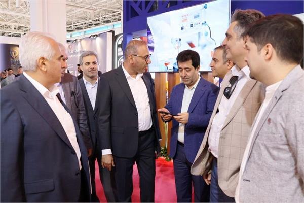 سومین روز بازدید مدیر عامل از بیست و نهمین نمایشگاه صنعت نفت 7