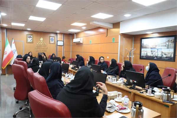 نشست با بانوان شاغل در شرکت بهره برداری نفت و گاز زاگرس جنوبی 4
