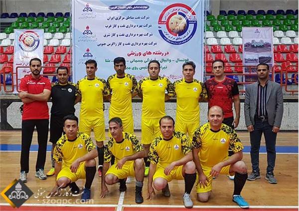 رقابت ورزشکاران در رشته های مختلف اولین المپیاد فرهنگی _ ورزشی شرکت نفت مناطق مرکزی ایران 11