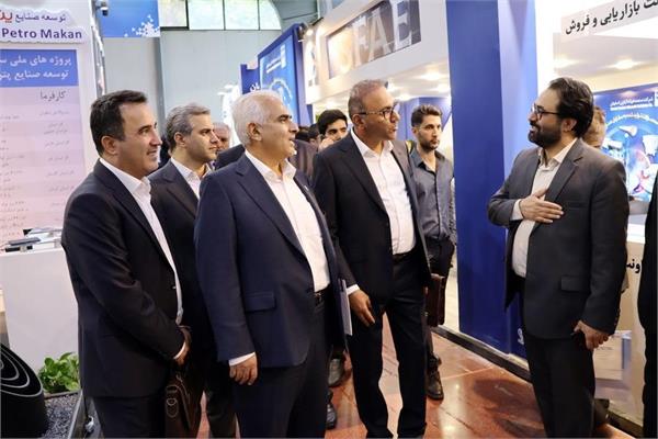 سومین روز بازدید مدیر عامل از بیست و نهمین نمایشگاه صنعت نفت 6