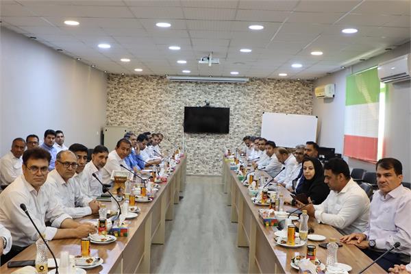 بازدید مدیر عامل، اعضاء هیأت مدیره و جمعی از روسای ستادی از منطقه عملیاتی پارسیان 11