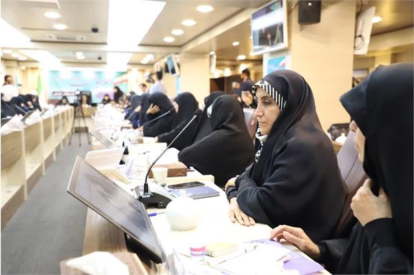 قدردانی معاون رئیس جمهور در امور زنان و خانواده از اقدامات سازنده شرکت نفت مناطق مرکزی ایران 4