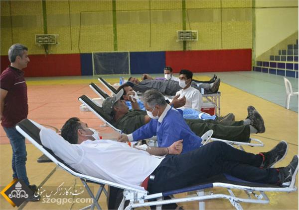 اهداء ١٣٠ هزار سی سی خون کارکنان شرکت بهره برداری نفت و گاز زاگرس جنوبی 4