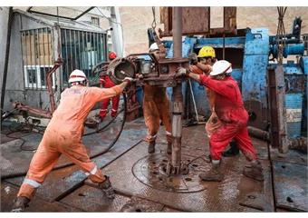 همکاری ملی حفاری و نفت مناطق مرکزی با ۸ دکل فعال