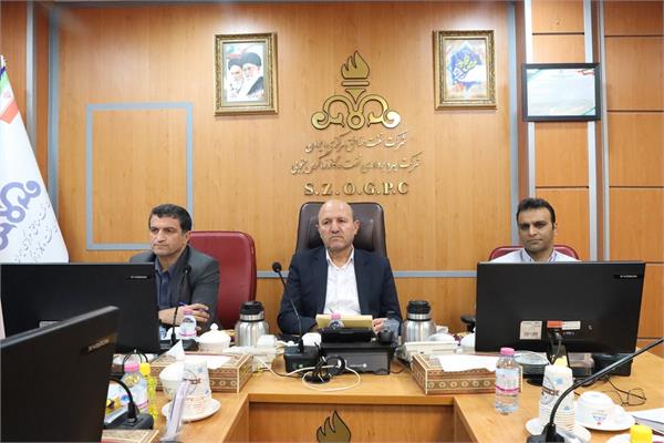 جلسه ای با حضور مدیر عامل و روسای خدمات پشتیبانی مناطق عملیاتی 1