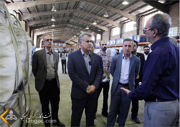 بازدید مدیرعامل و جمعی از مدیران ستادی از انبارهای کالا و تجهیزات نفت مرکزی 23