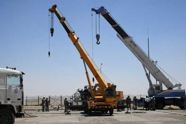 عملیات تعویض تاج چاه شماره ٣٦ خانگیران بدون حضور دکل 1