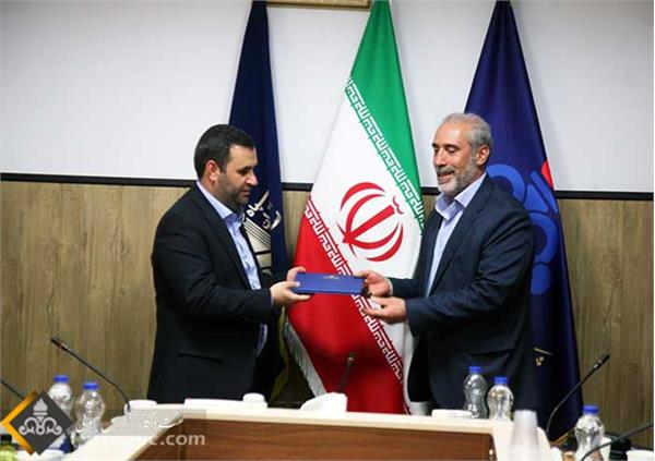 آیین معارفه و تکریم فرمانده جدید پایگاه بسیج حضرت ولیعصر(عج) نفت مناطق مرکزی ایران برگزار شد