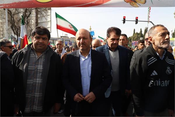حضور کارکنان شرکت بهره‌برداری نفت و گاز زاگرس جنوبی در راهپیمایی ۲۲ بهمن 2