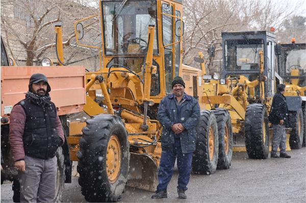 تلاش بی‌وقفه کارکنان شرکت نفت مناطق مرکزی ایران 20
