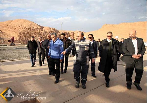 بازدید مدیر عامل نفت مرکزی از منطقه عملیاتی سراجه قم 4