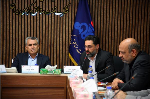 جلسه بازنگری سیستم مدیریت یکپارچه نفت مناطق مرکزی ایران 12