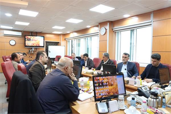 جلسه ای با حضور مدیر عامل و روسای خدمات پشتیبانی مناطق عملیاتی 7