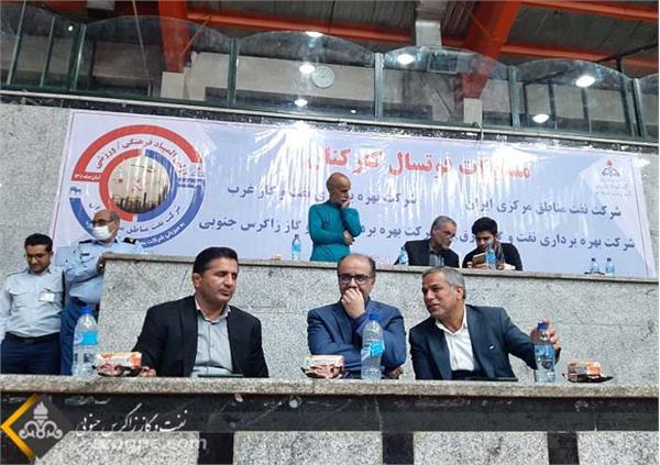 رقابت ورزشکاران در رشته های مختلف اولین المپیاد فرهنگی _ ورزشی شرکت نفت مناطق مرکزی ایران 6