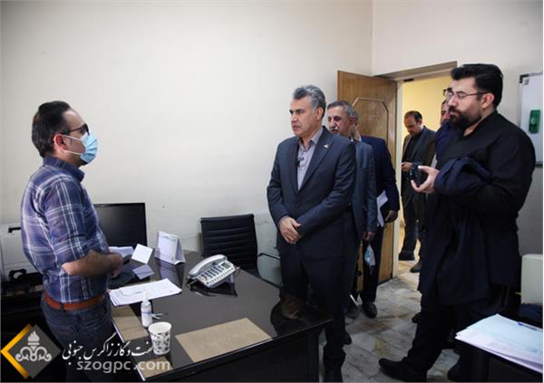 بازدید مدیرعامل و جمعی از مدیران ستادی از انبارهای کالا و تجهیزات نفت مرکزی 14